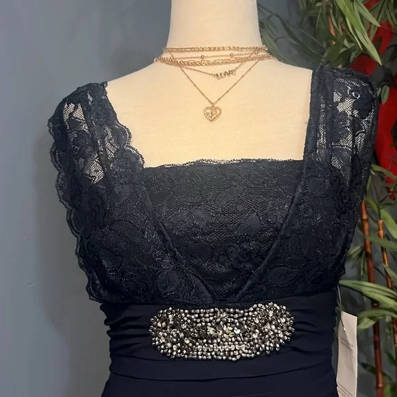 Betsy and Adam Dark Navy silver color Cocktail Dress With Lace Accents Size 4 - Picture 5 of 13